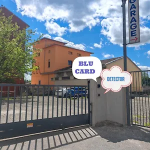 Express Traveller's Iii Front Station Fs Parking Privato Парма
